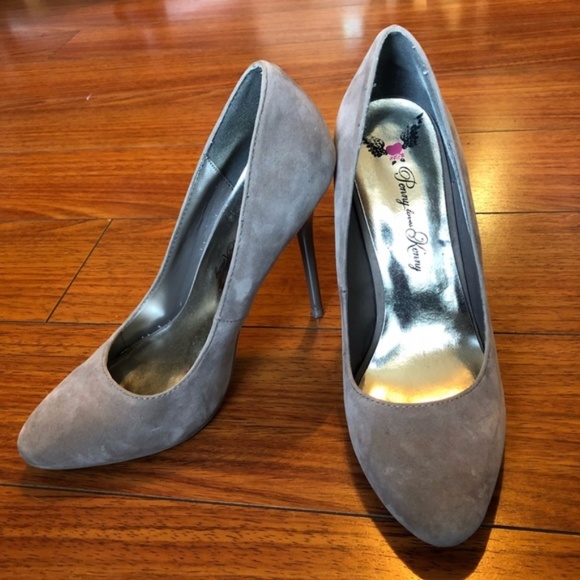 Penny Loves Kenny Shoes - Penny loves Kenny sz 7M tan faux suede pumps